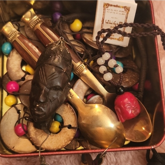 International Foreign Lot - Picture 2 of 16